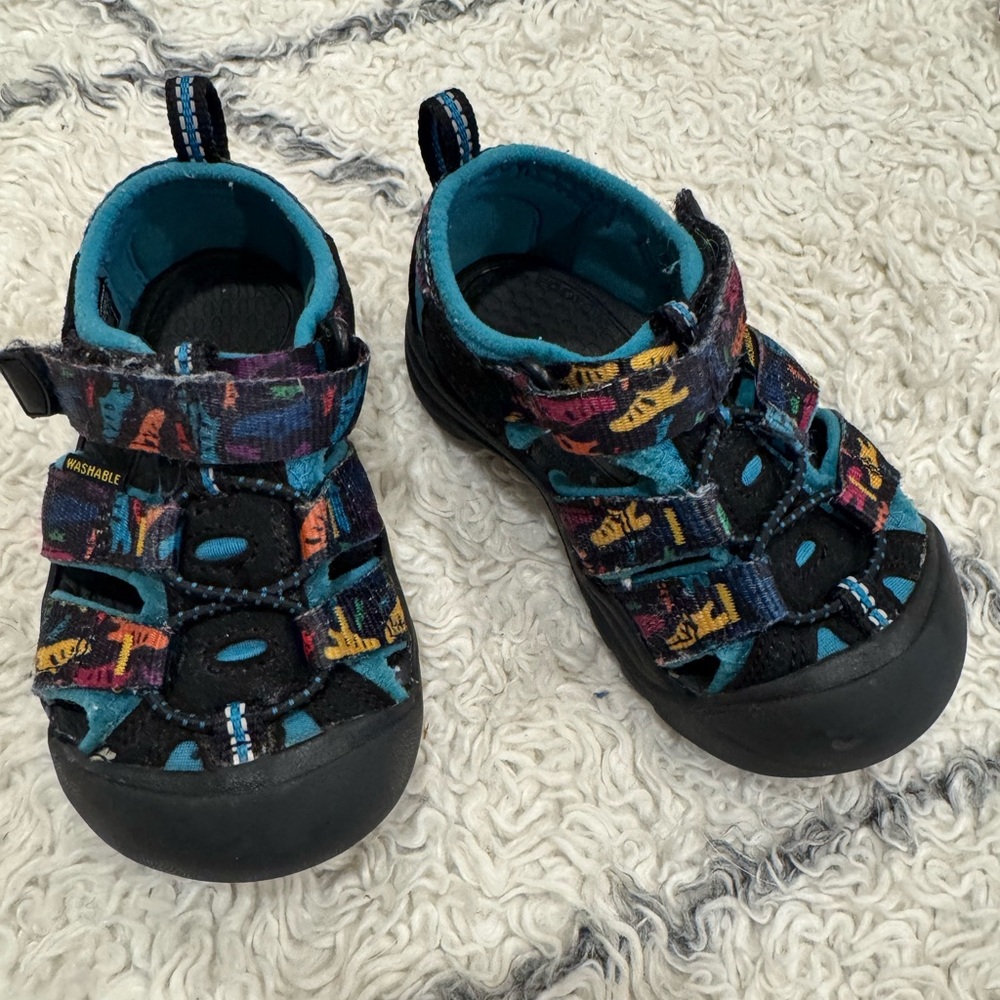 KEEN Unisex-Child Newport H2 Closed Toe Water Sandals size Toddler 7